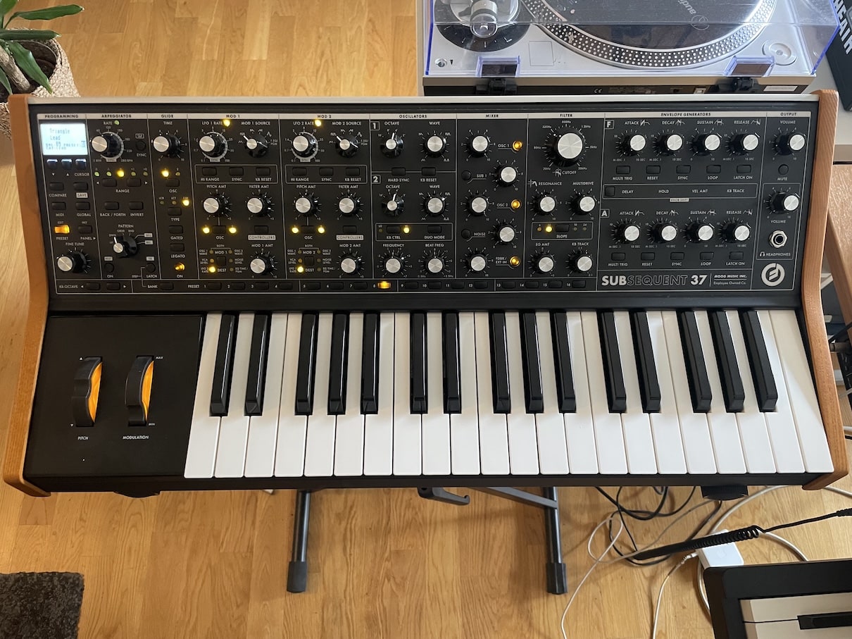 Moog Subsequent 37 Moog Subsequent 37